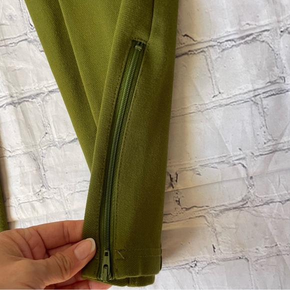 Betabrand Green Cropped Pull On Pants - Picture 4 of 5